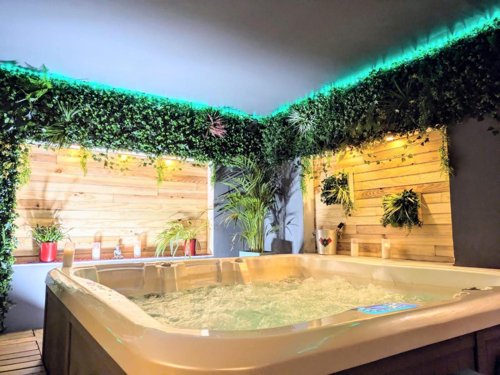L'Alcove Du 510 - Spa - Chambre Romantique - Sauna - Salle De Jeux モントーバン エクステリア 写真